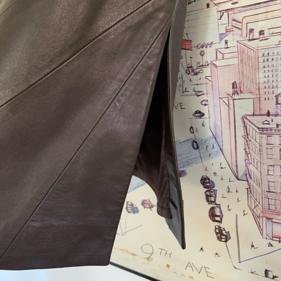 Brown leather pencil skirt with side slit, smooth waist line, a classic size 10 - Picture 3 of 13